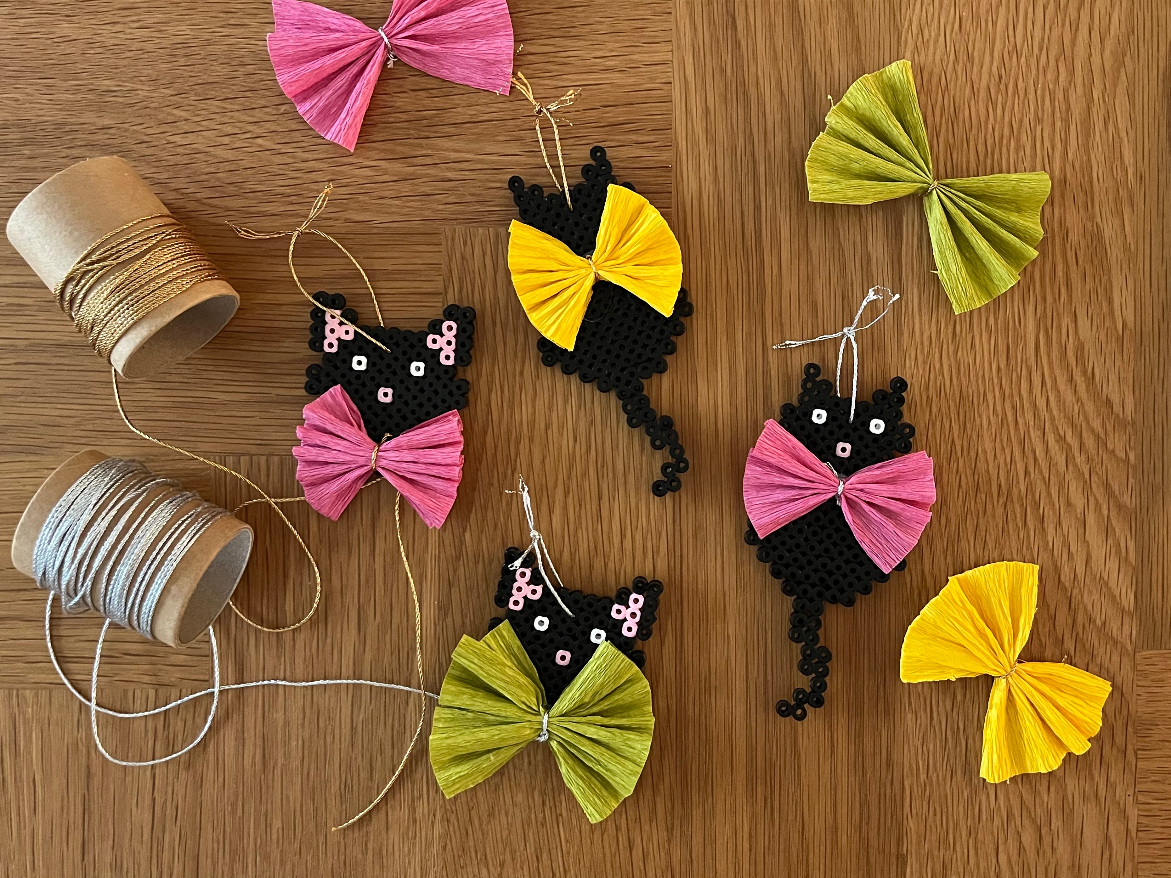Fastelavnskatte af perler