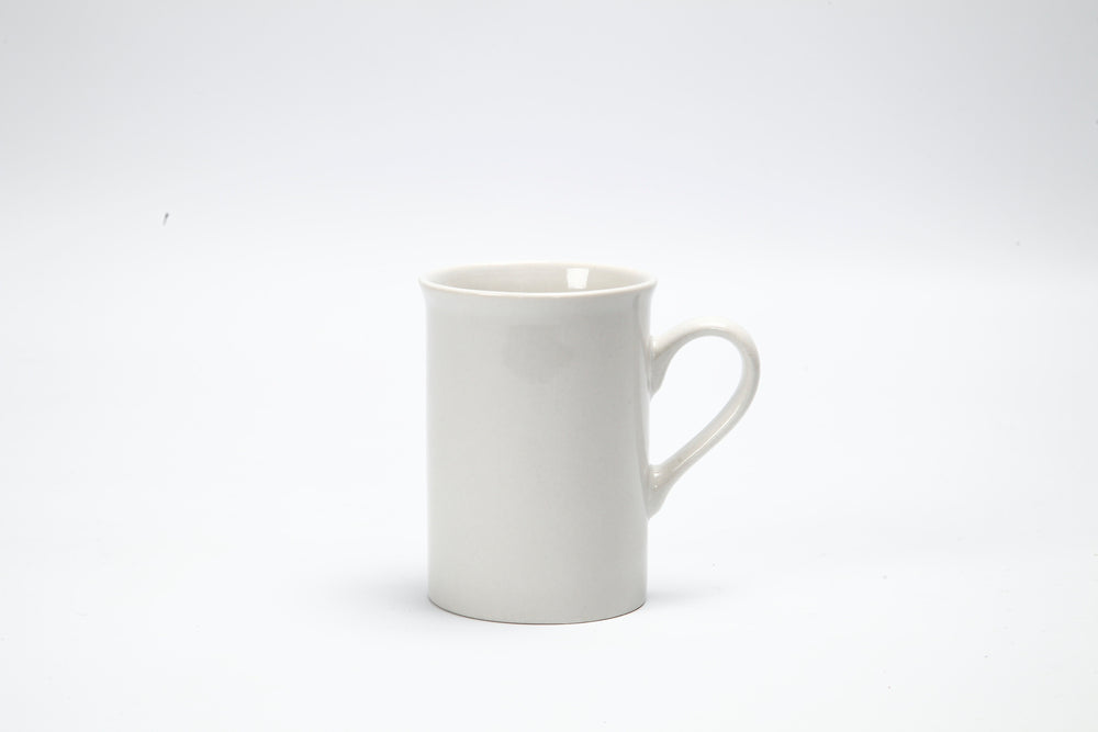 Krus hvid porcelæn m/hank 2 stk. h. 10 cm diameter 7,4 cm