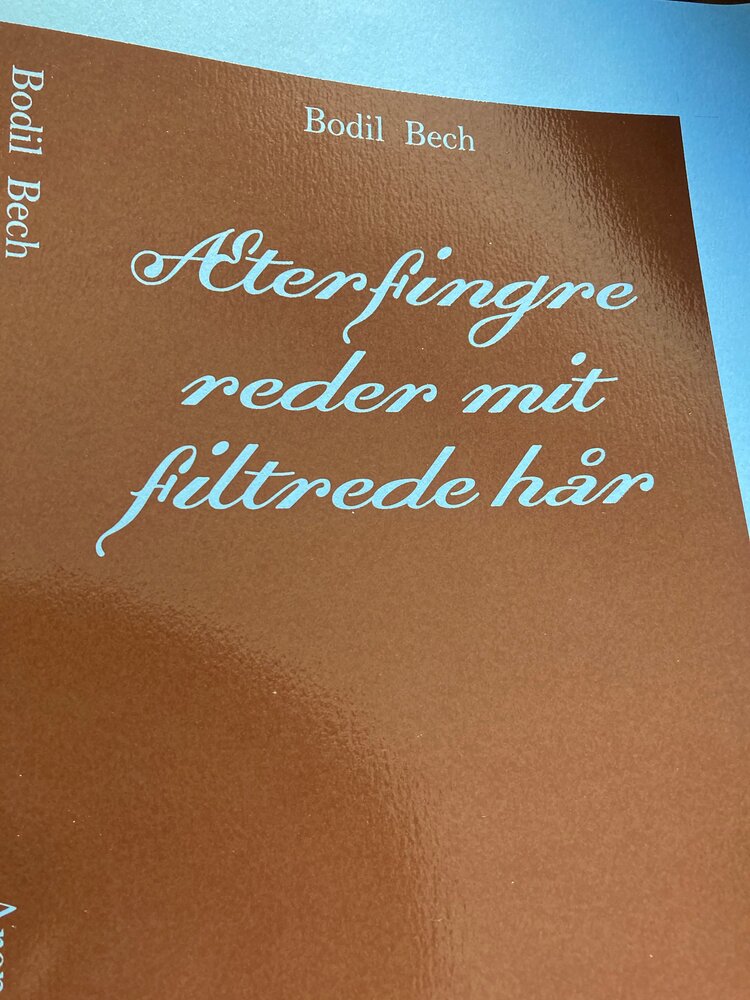 D1 Æterfingre reder mit filtrede hår