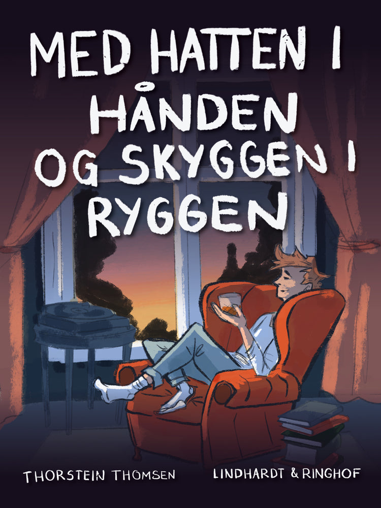 Med hatten i hånden og skyggen i ryggen