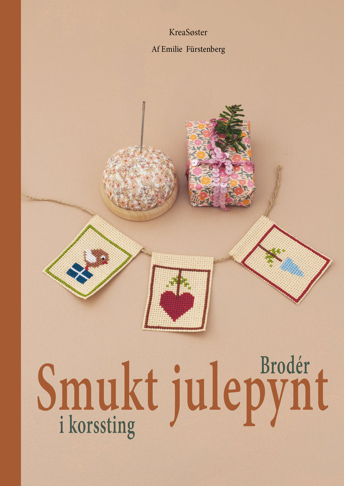 Brodér smukt julepynt i korssting