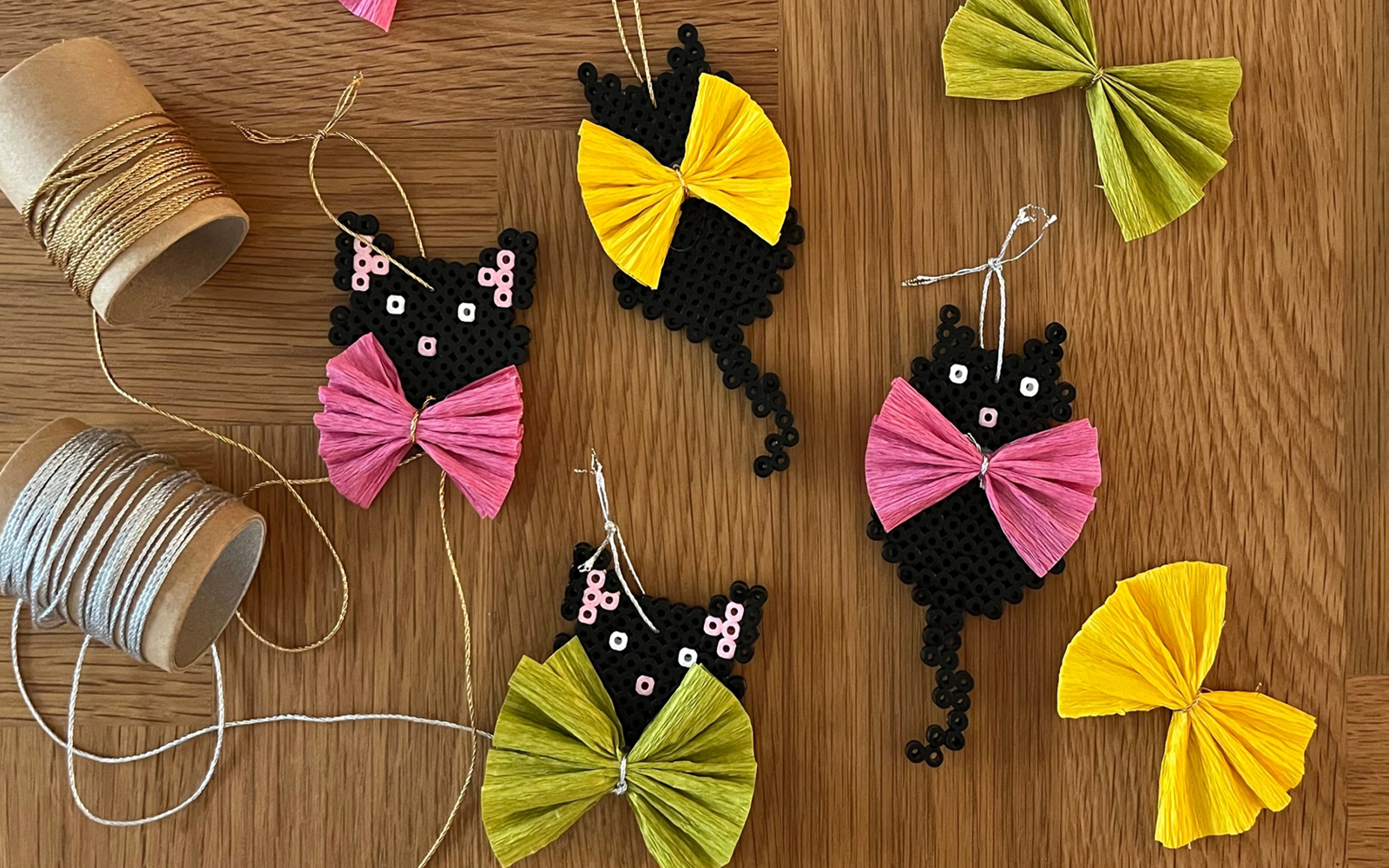Fastelavnskatte af perler